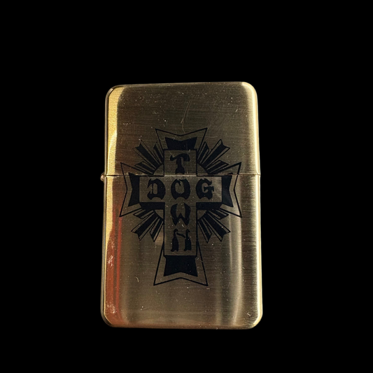 DOGTOWN FLAP TOP ライター CROSS LOGO/GOLD