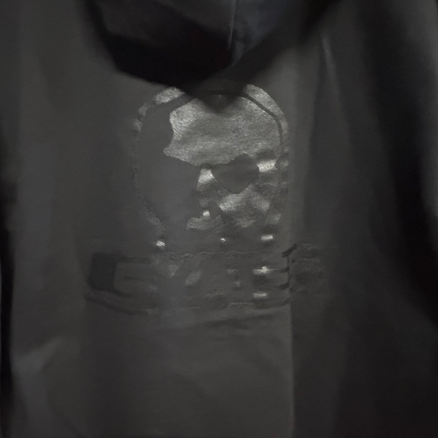 SKULL SKATES ブラックアウト(ブラックxブラックプリント)フーディー