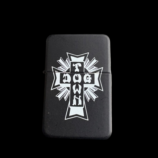 DOGTOWN FLAP TOP ライター CROSS LOGO/BLK